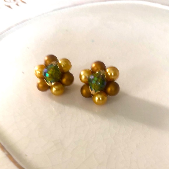 Vintage clip on earrings - Picture 1 of 2